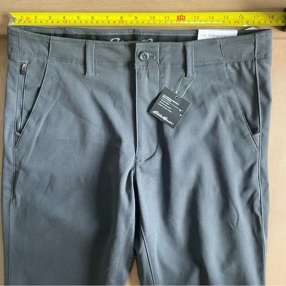 Eddie Bauer Men's Flex Wrinkle-Resistant Sport Chinos - Classic 35x32 - Picture 12 of 13